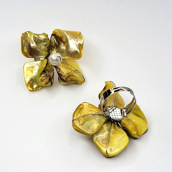 Yellow Genuine Pearl Bead Ring Asymmetric Flower Adjustable Band Ring - Picture 10 of 11